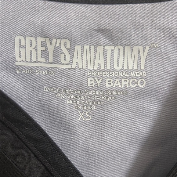 Grey's Anatomy Black Scrub Top - Picture 4 of 4